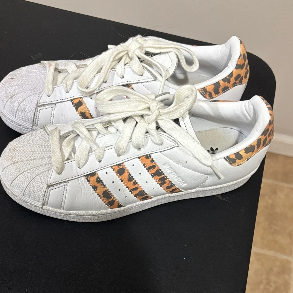 Adidas White and Cheetah Patterned Sneakers Size US 6 - Picture 3 of 10